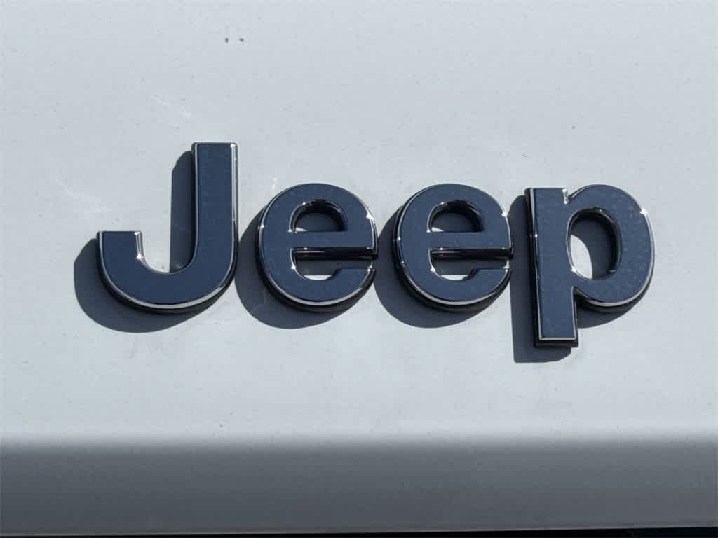 Thumbnail: 2022 Jeep Grand Cherokee - 7