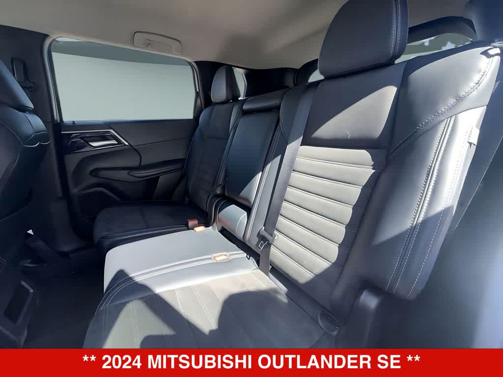Thumbnail: 2024 Mitsubishi Outlander - 13