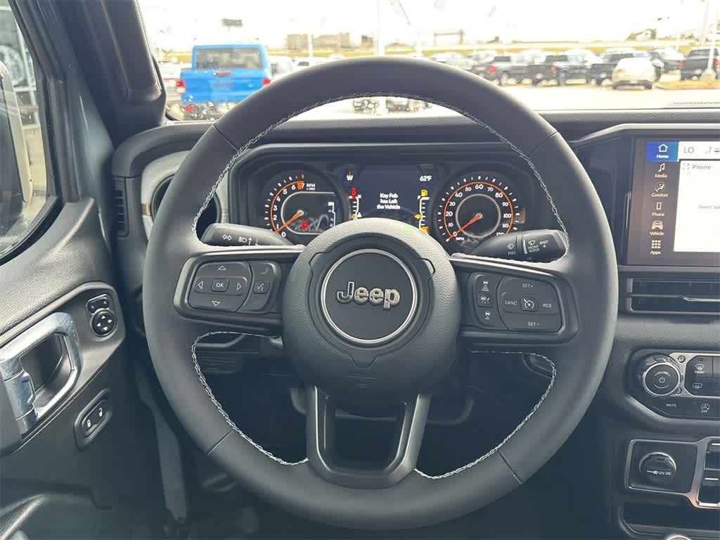 Thumbnail: 2025 Jeep Gladiator - 17