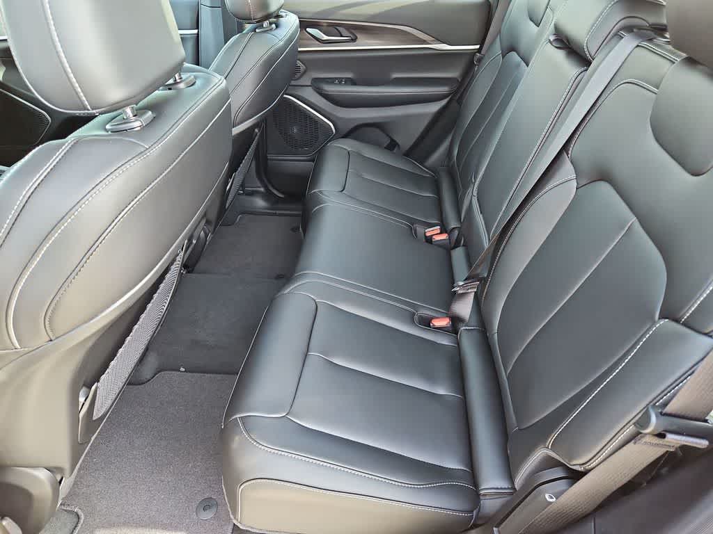 Thumbnail: 2026 Jeep Grand Cherokee - 20