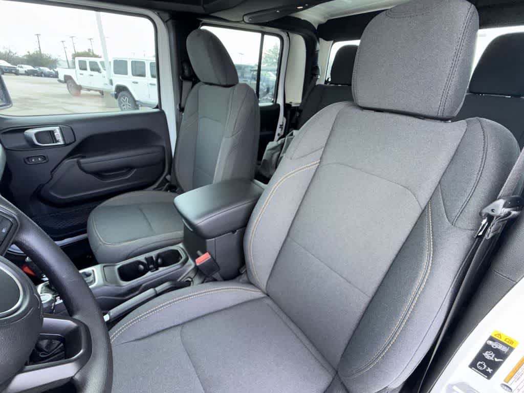 Thumbnail: 2026 Jeep Gladiator - 11