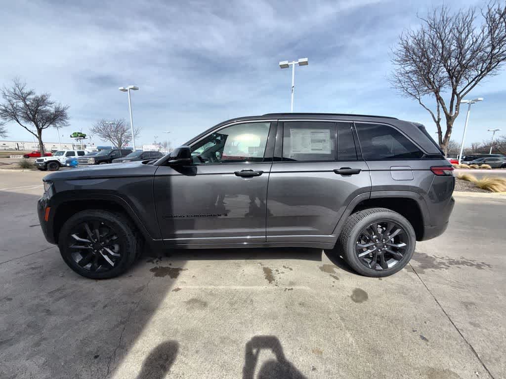 Thumbnail: 2026 Jeep Grand Cherokee - 3