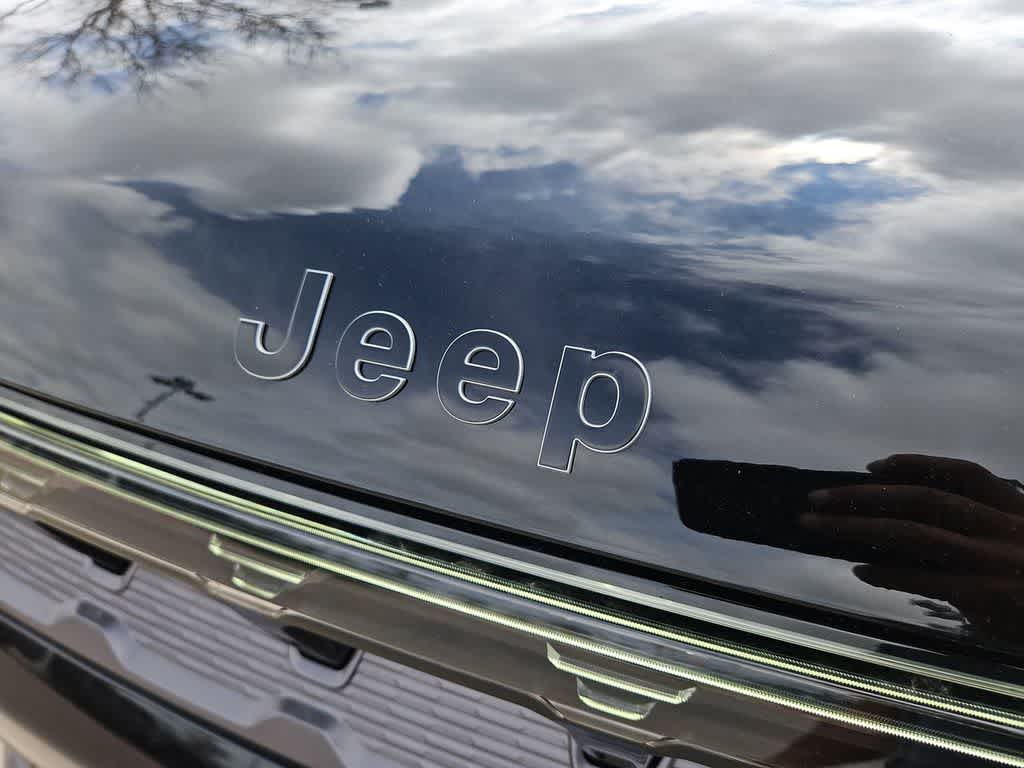 Thumbnail: 2026 Jeep Grand Wagoneer - 11