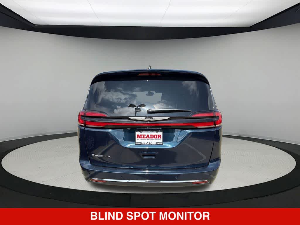 Thumbnail: 2025 Chrysler Pacifica - 5