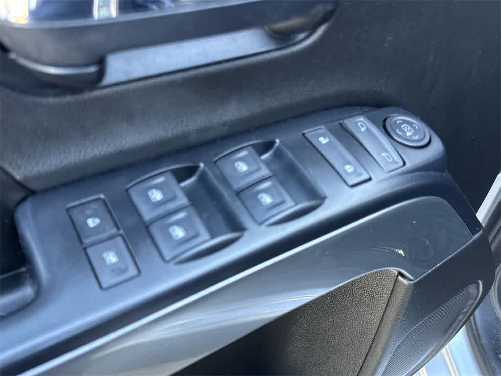 Thumbnail: 2014 Chevrolet Silverado 1500 - 21