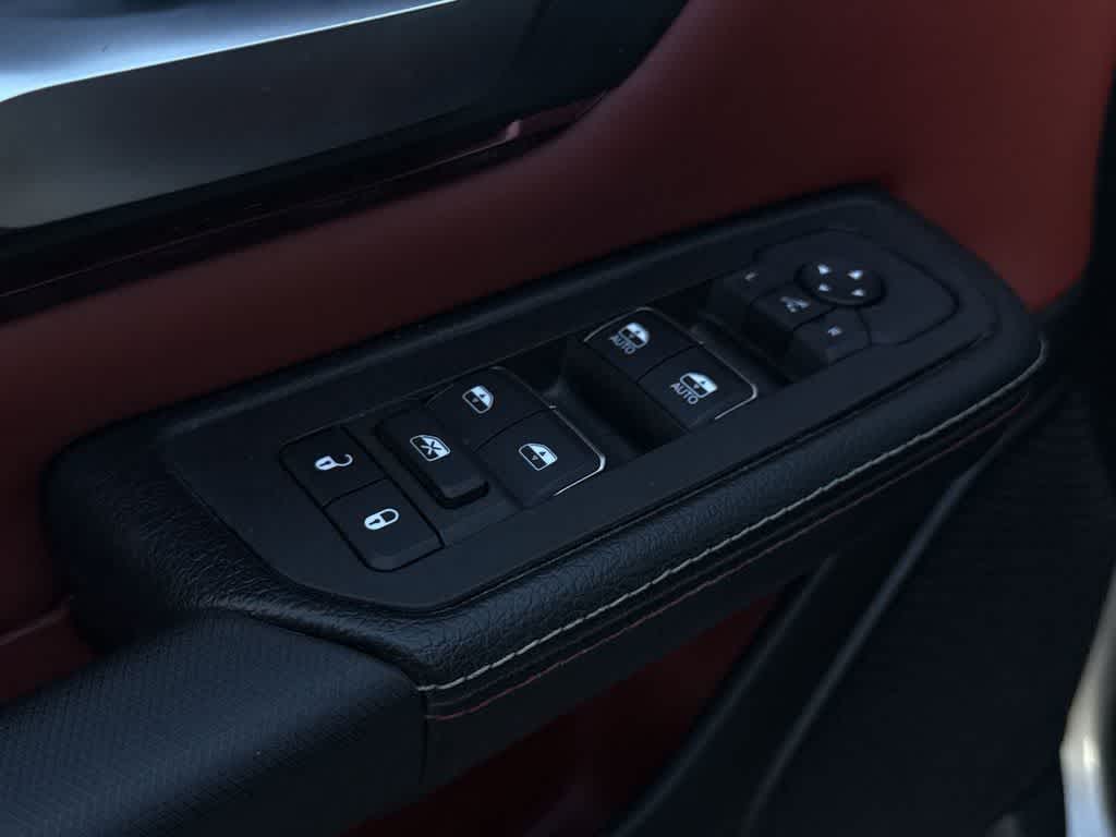 Thumbnail: 2025 RAM 1500 - 25