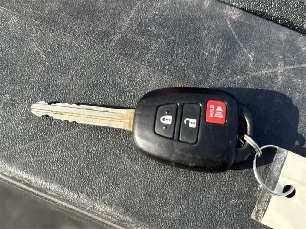 Thumbnail: 2022 Toyota Tacoma - 22