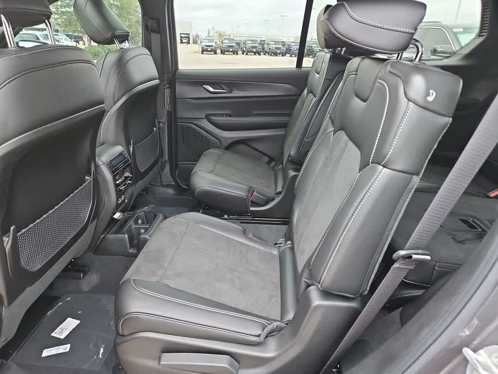 Thumbnail: 2025 Jeep Grand Cherokee L - 20