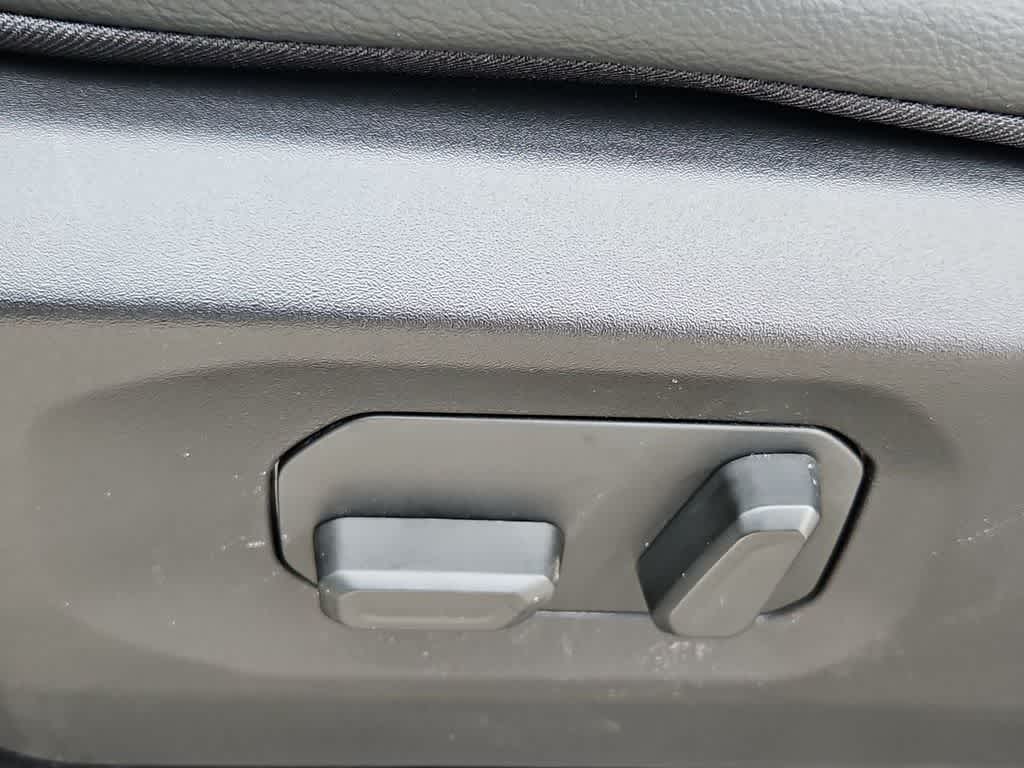 Thumbnail: 2026 Jeep Gladiator - 18