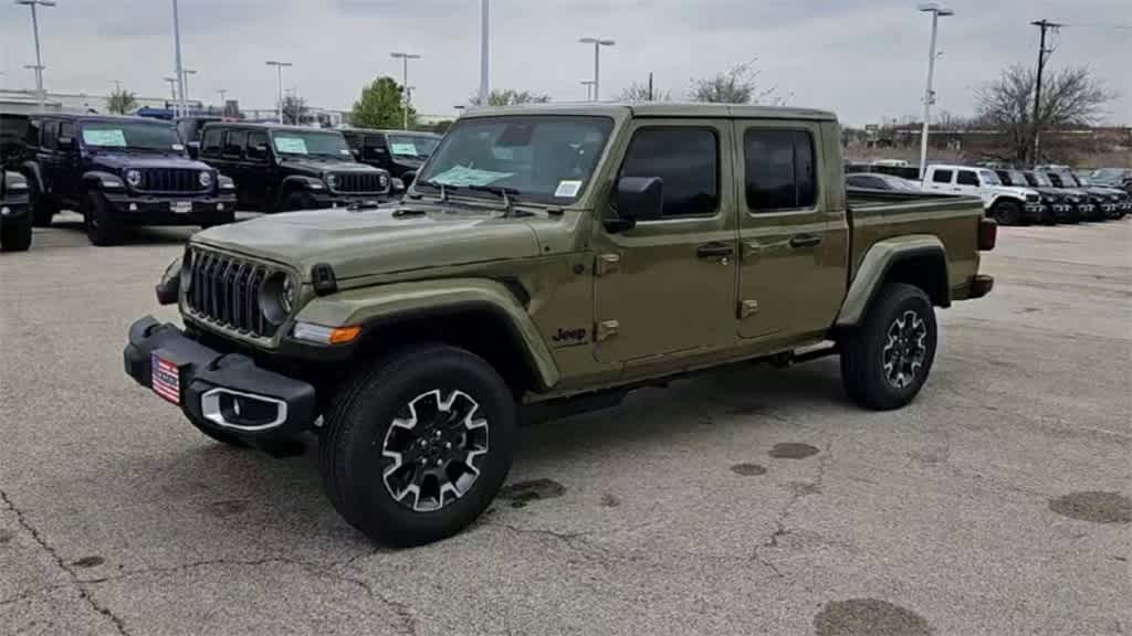 Thumbnail: 2026 Jeep Gladiator - 4