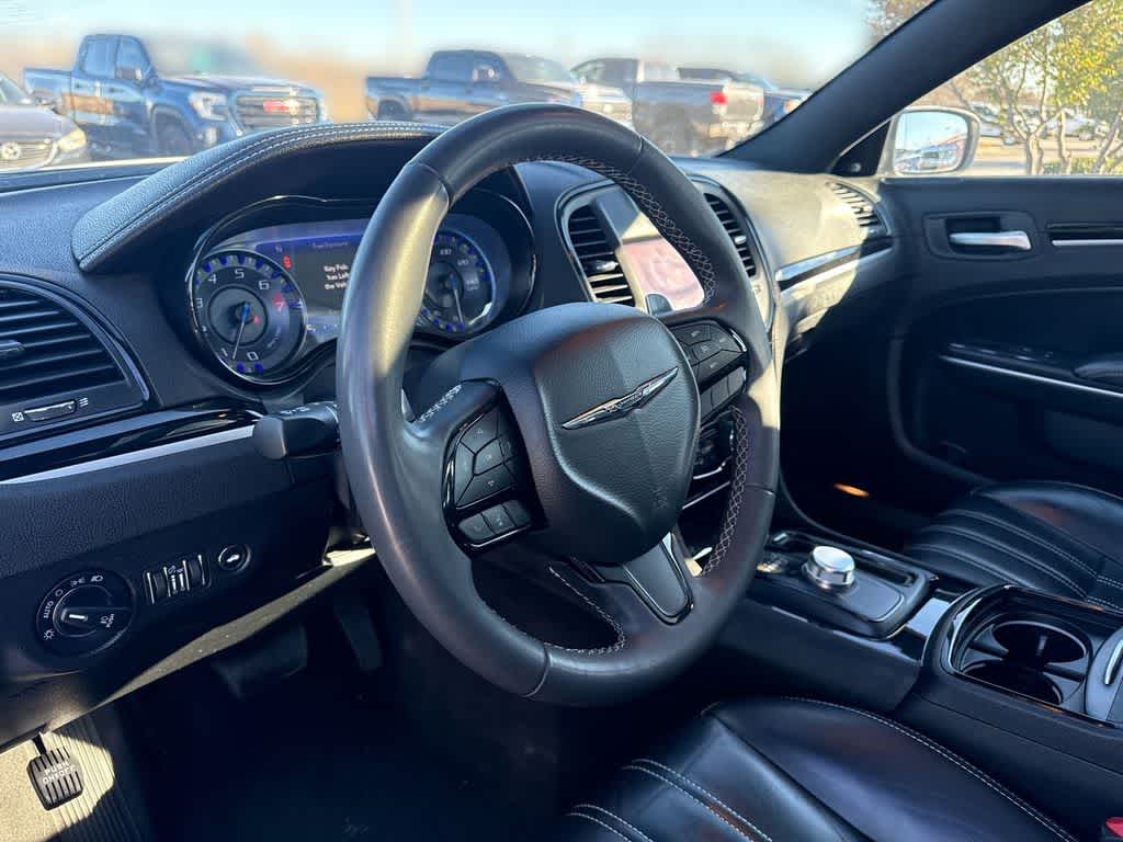 Thumbnail: 2023 Chrysler 300 - 2