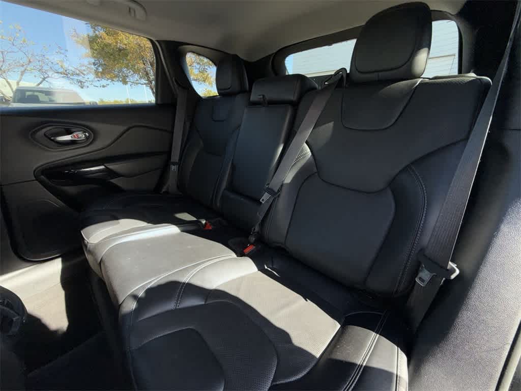 Thumbnail: 2023 Jeep Cherokee - 12