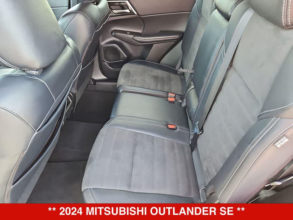 Thumbnail: 2024 Mitsubishi Outlander - 20