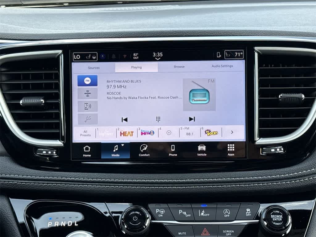 Thumbnail: 2025 Chrysler Pacifica - 16