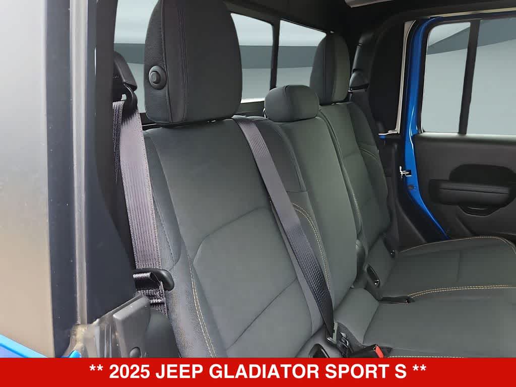 Thumbnail: 2025 Jeep Gladiator - 23