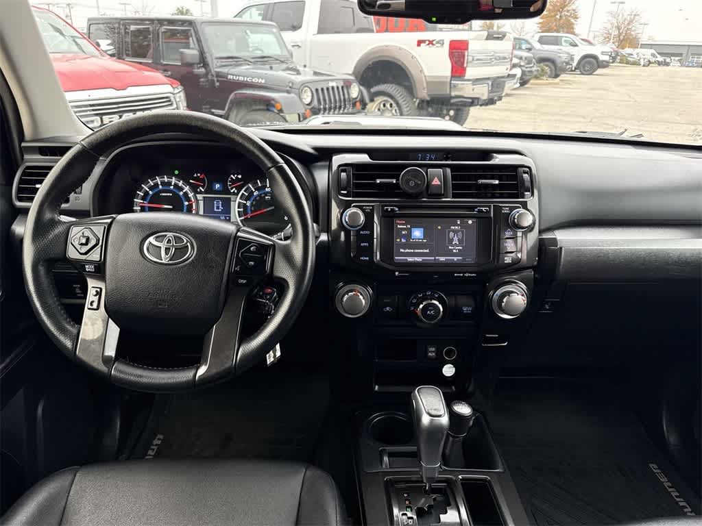 Thumbnail: 2016 Toyota 4Runner - 16