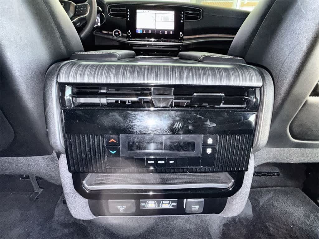 Thumbnail: 2023 Jeep Wagoneer - 20