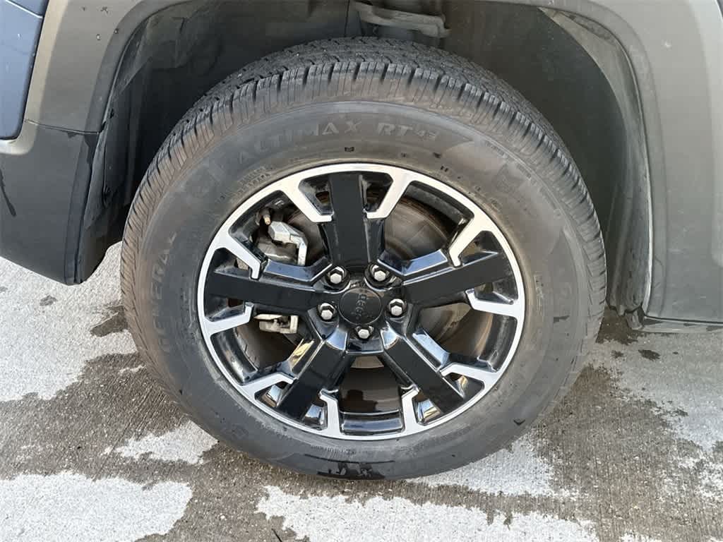 Thumbnail: 2023 Jeep Renegade - 10