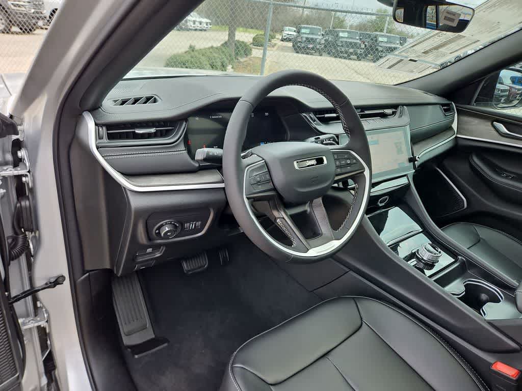 Thumbnail: 2026 Jeep Grand Cherokee - 10