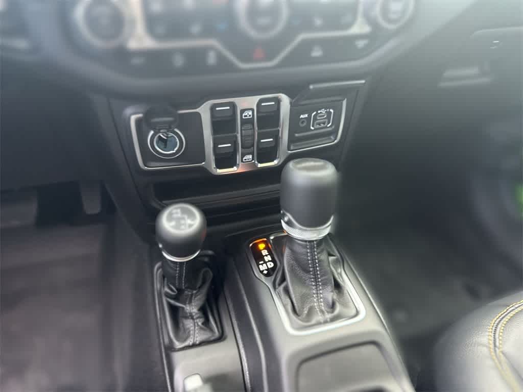 Thumbnail: 2025 Jeep Gladiator - 16