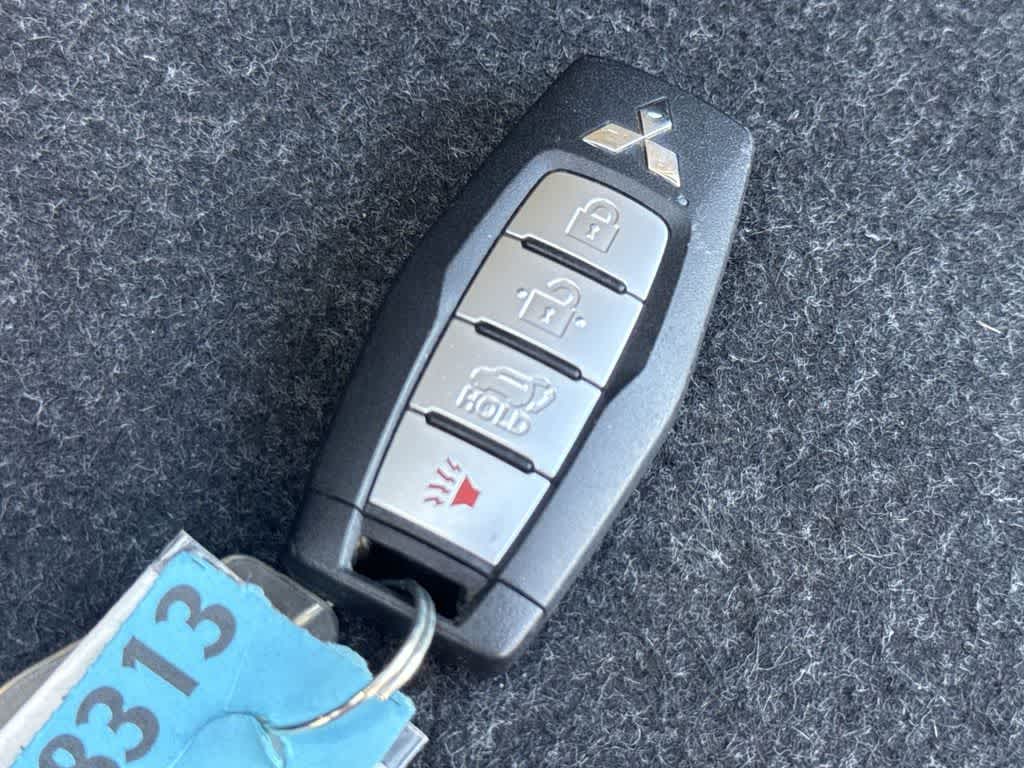 Thumbnail: 2024 Mitsubishi Outlander - 26