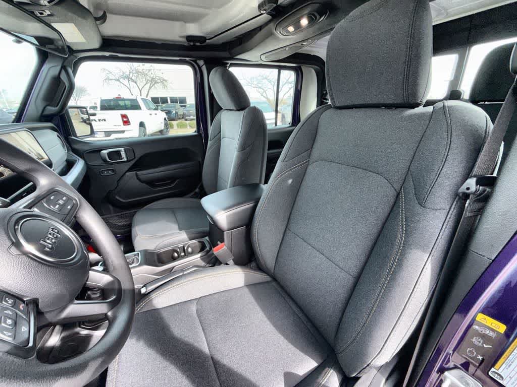 Thumbnail: 2026 Jeep Gladiator - 11