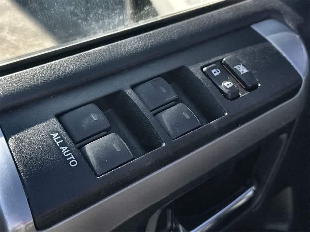 Thumbnail: 2022 Toyota 4Runner - 21