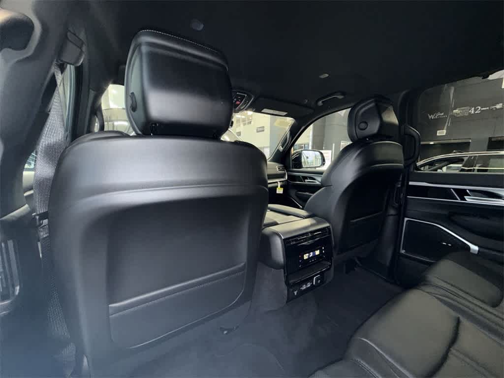 Thumbnail: 2025 Jeep Wagoneer - 10