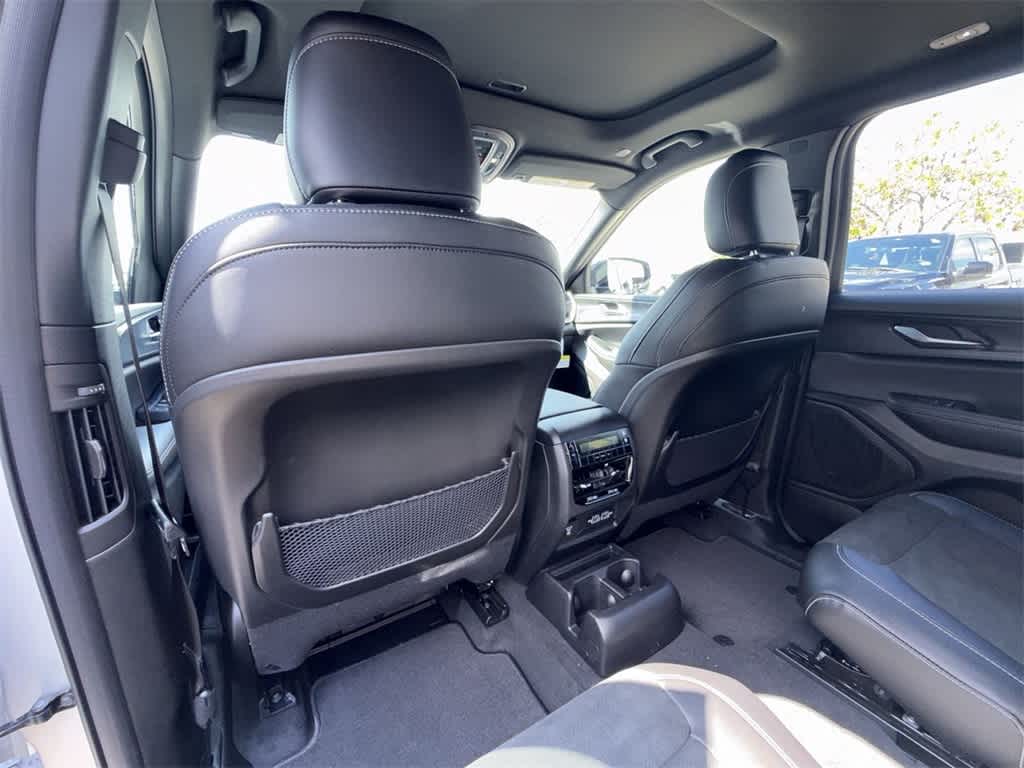 Thumbnail: 2025 Jeep Grand Cherokee L - 11