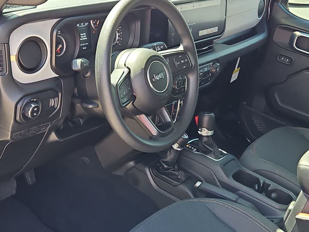 Thumbnail: 2026 Jeep Gladiator - 10