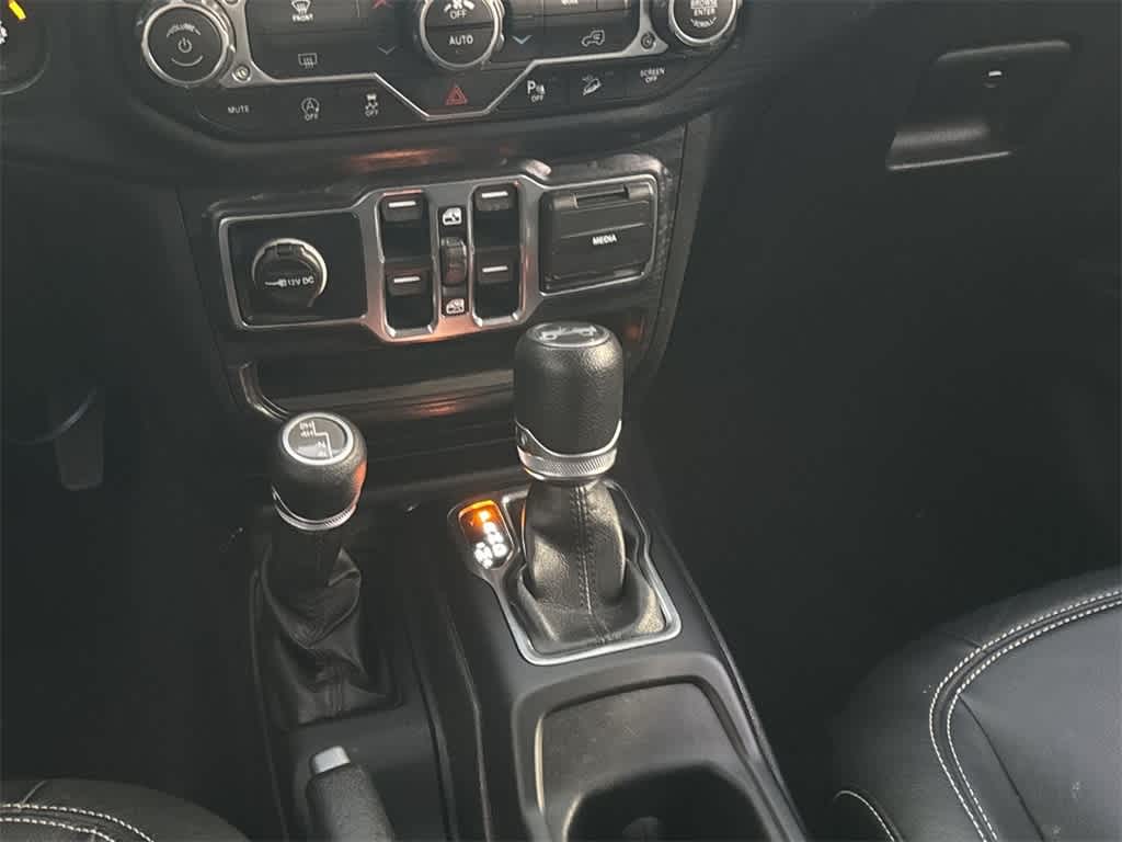 Thumbnail: 2019 Jeep Wrangler - 16