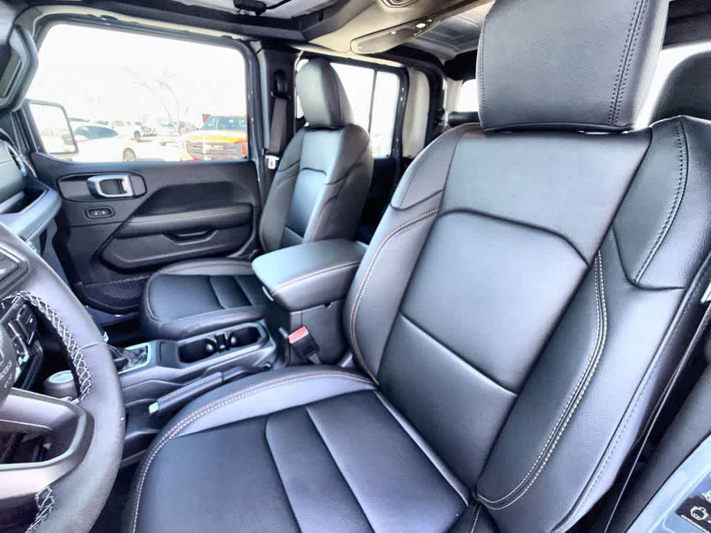 Thumbnail: 2026 Jeep Gladiator - 11