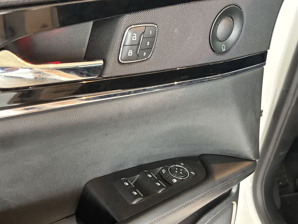 Thumbnail: 2022 Lincoln Nautilus - 23