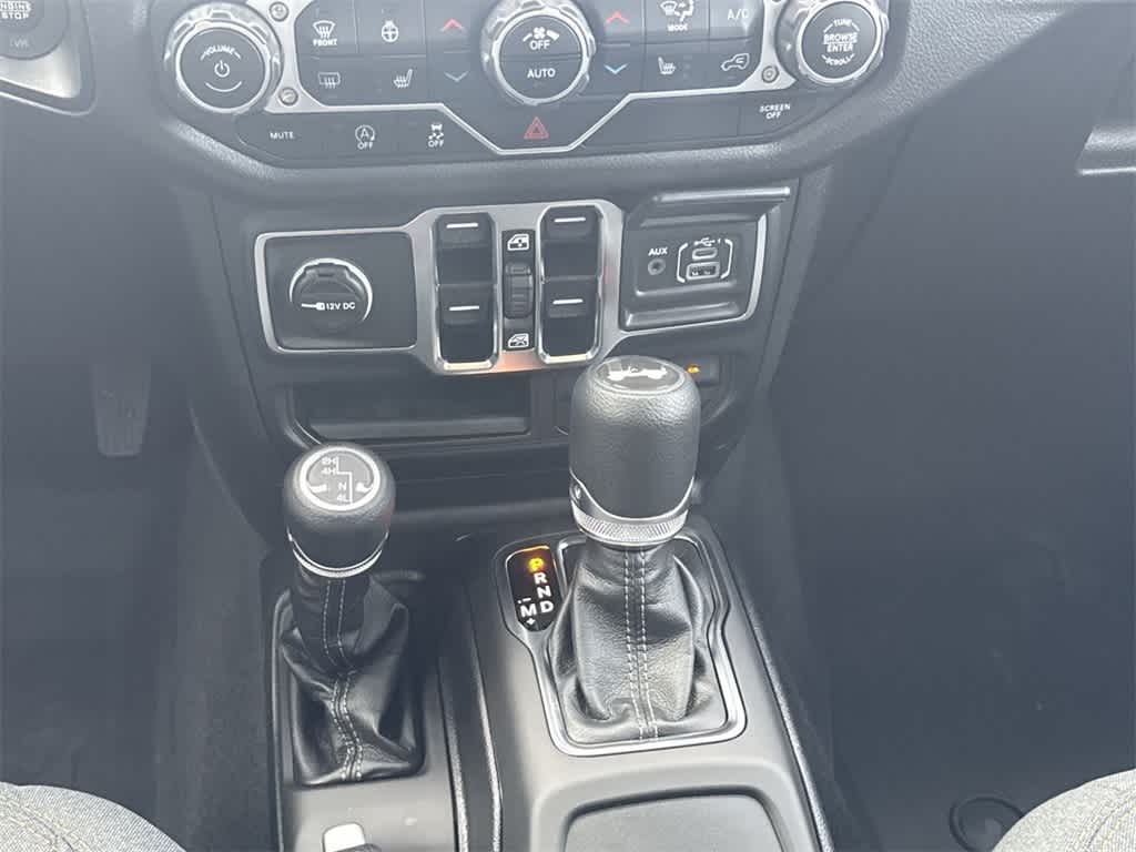 Thumbnail: 2025 Jeep Wrangler - 19