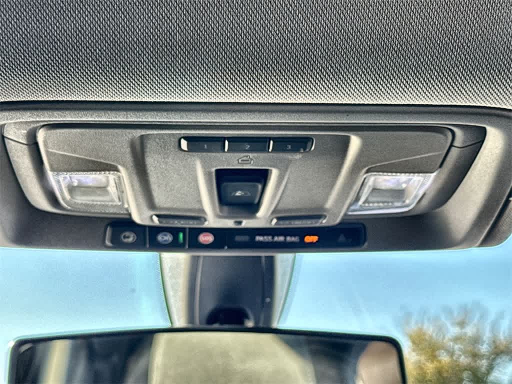 Thumbnail: 2019 Chevrolet Silverado 1500 - 20