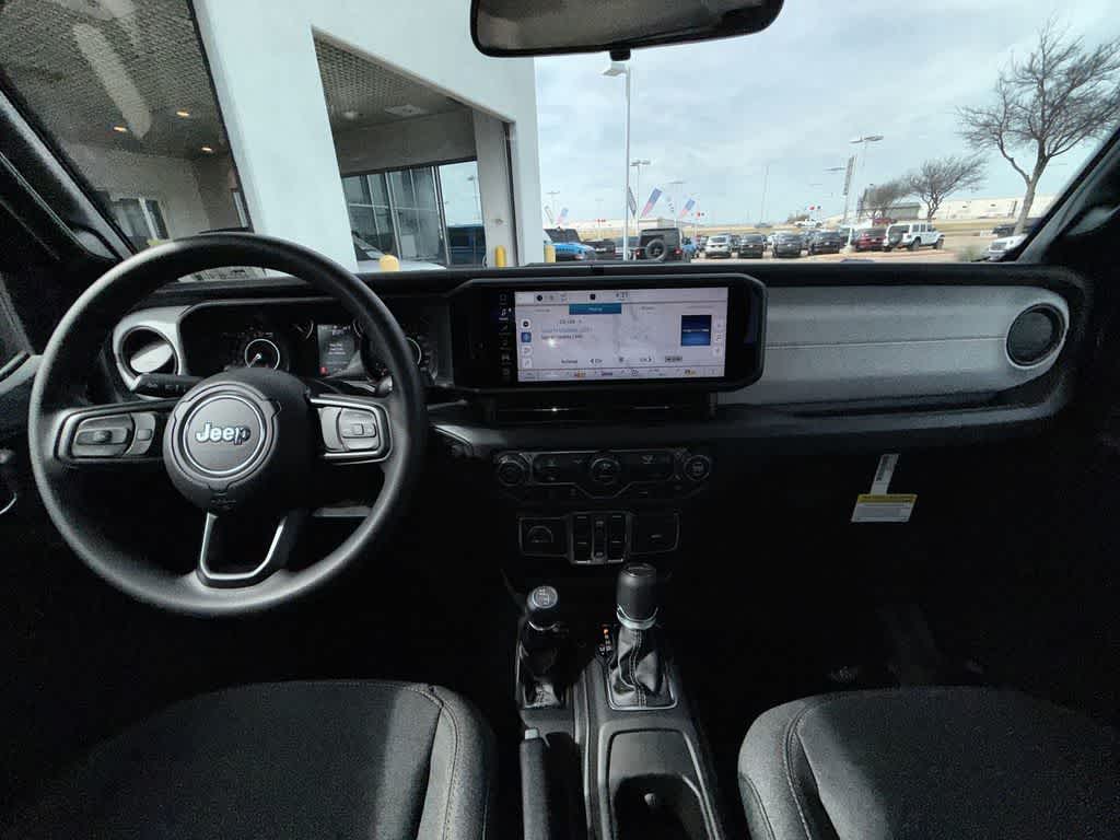 Thumbnail: 2026 Jeep Gladiator - 15