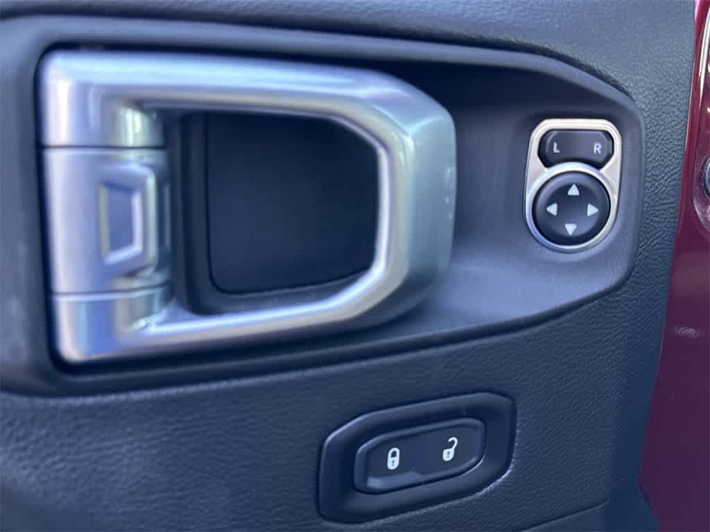 Thumbnail: 2021 Jeep Wrangler - 23