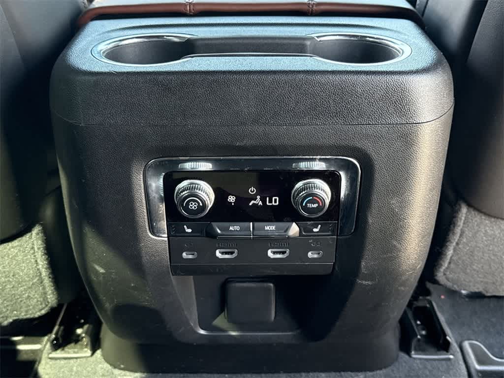 Thumbnail: 2023 GMC Yukon XL - 20