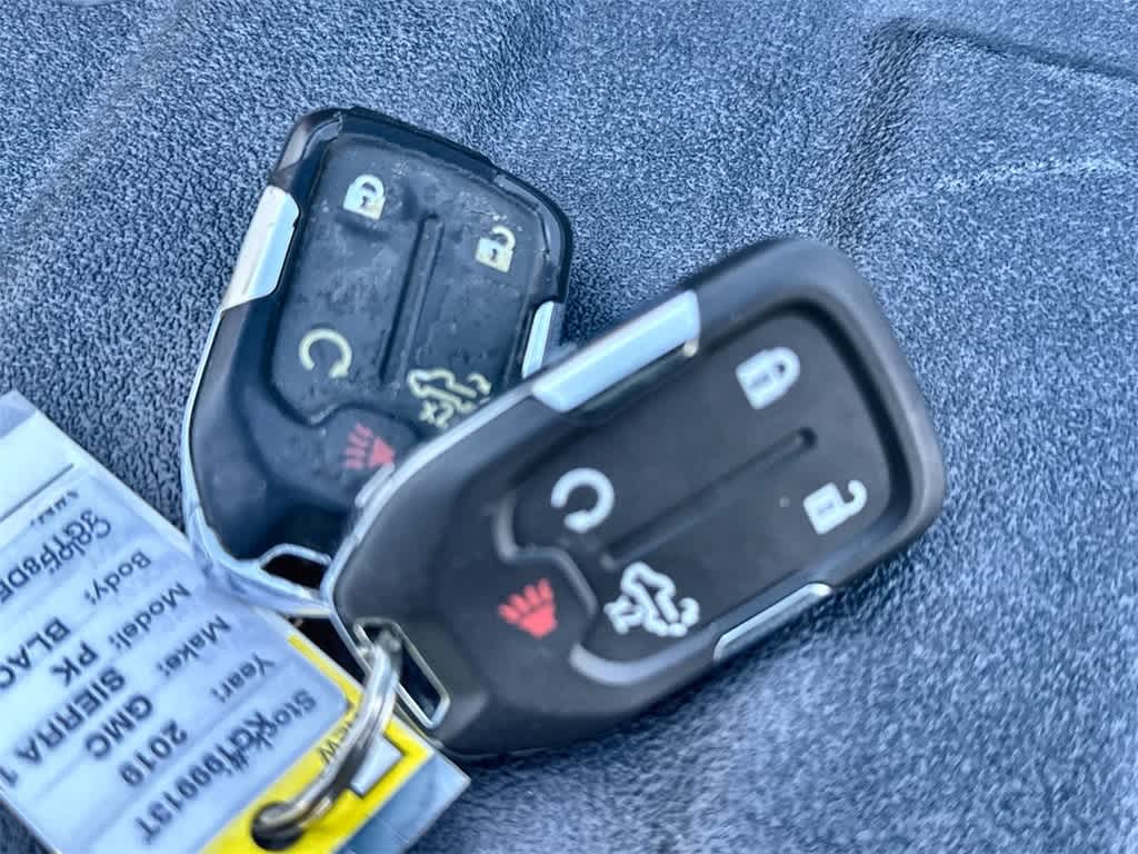 Thumbnail: 2019 GMC Sierra 1500 - 23