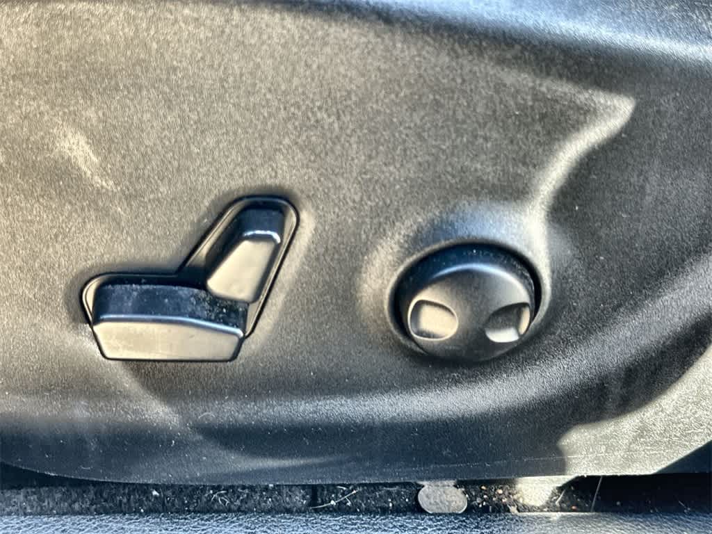 Thumbnail: 2023 Jeep Cherokee - 23