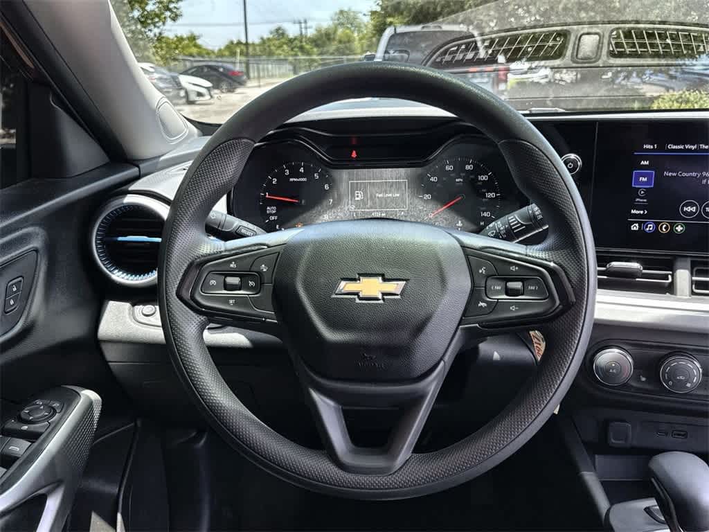 Thumbnail: 2024 Chevrolet Trax - 18