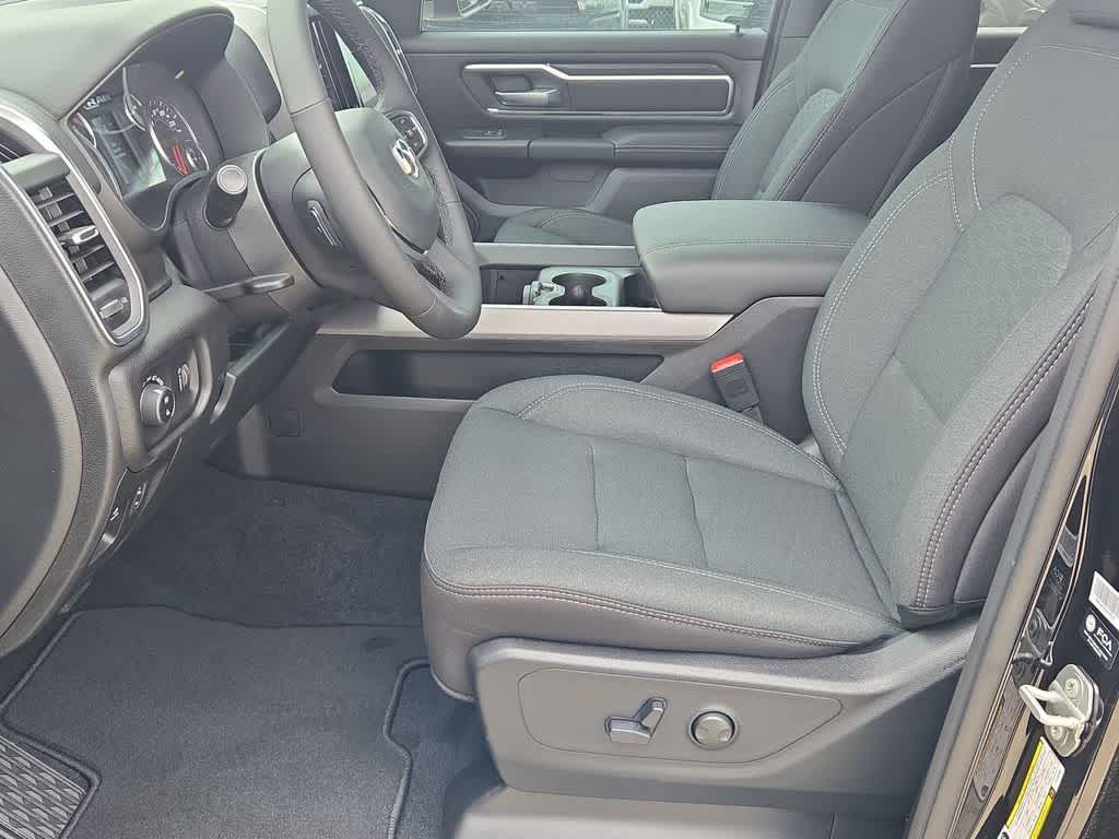 Thumbnail: 2026 RAM 1500 - 17