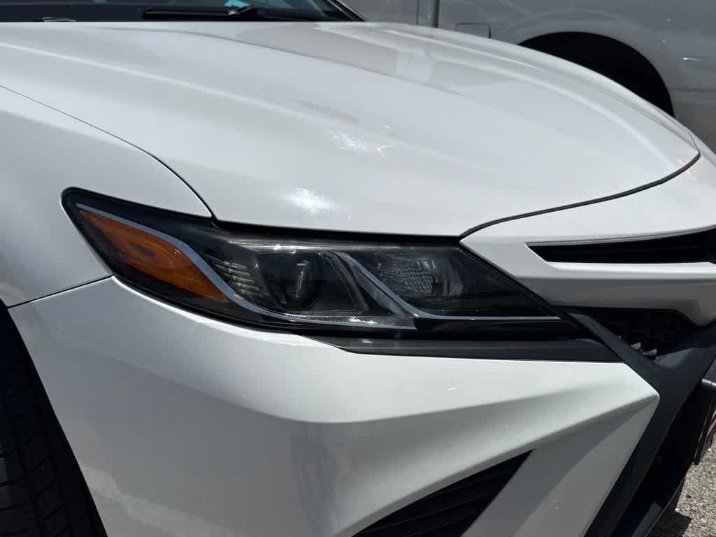Thumbnail: 2019 Toyota Camry - 16
