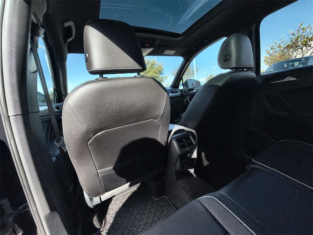 Thumbnail: 2023 Volkswagen Tiguan - 11