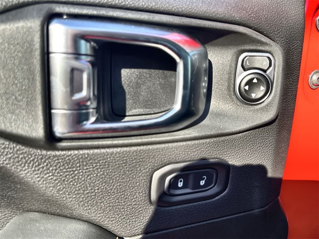 Thumbnail: 2025 Jeep Gladiator - 23