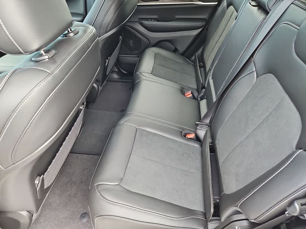 Thumbnail: 2026 Jeep Grand Cherokee - 21