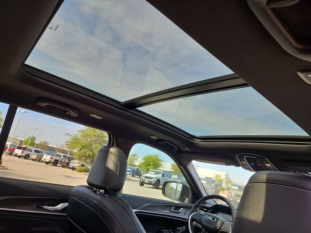 Thumbnail: 2026 Jeep Grand Cherokee - 23