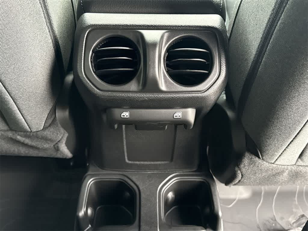 Thumbnail: 2025 Jeep Gladiator - 19