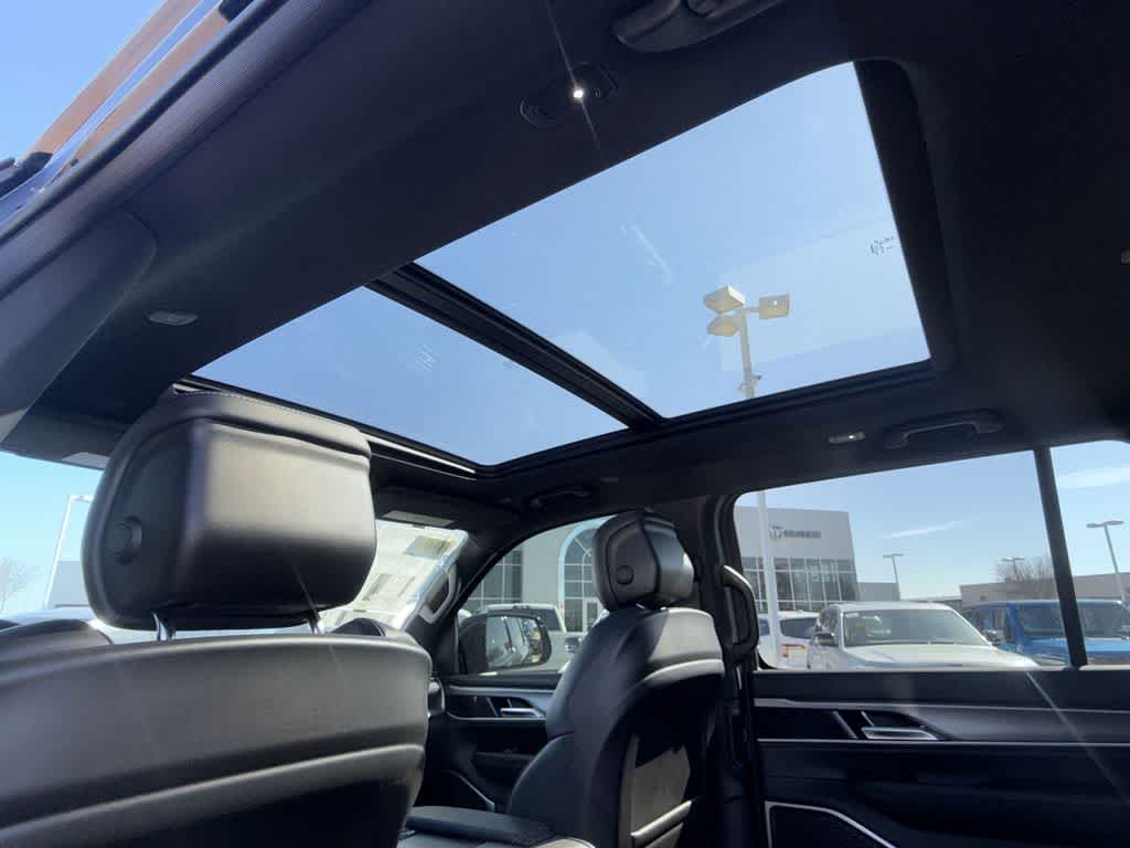 Thumbnail: 2026 Jeep Grand Wagoneer - 29