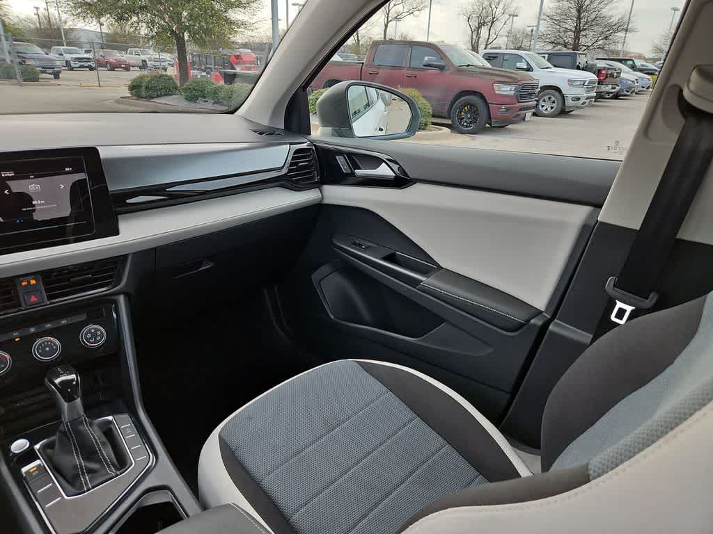 Thumbnail: 2025 Volkswagen Taos - 11